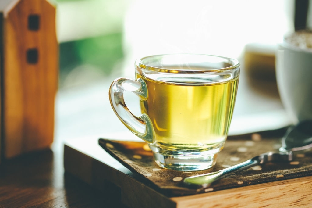 green tea in a cup to lose weight